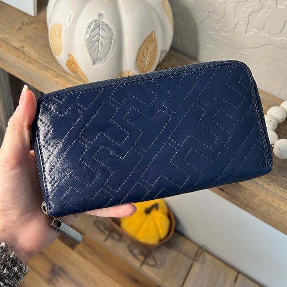 Tory Burch Kira Diamond Quilt Zip Continental Wallet zip wallet blue leather - Picture 2 of 8